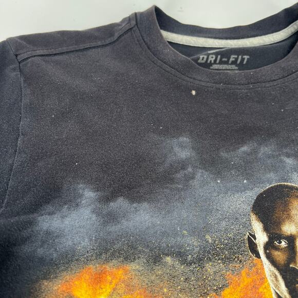 Kobe Bryant The Black Mamba movie poster graphic Nike tshirt - Picture 8 of 10